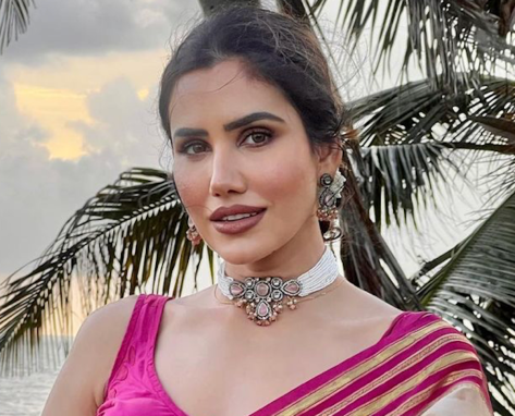 Sonnalli Seygall in Bathing Suit Has “Chill Vibes”