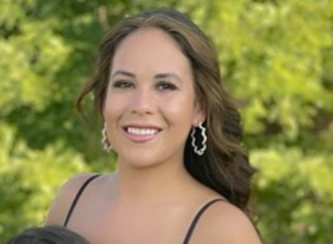 90 Day Fiancé’s Elizabeth Marie in Bathing Suit Says “Hey Babe”