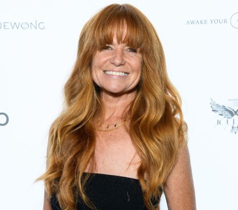 Patsy Palmer in Bathing Suit Says “Don’t Look Back”