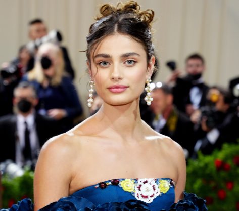 Taylor Hill in Bathing Suit Shares a Victoria’s Secret Look