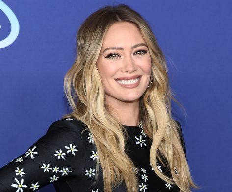 Hilary Duff in Bathing Suit Says "My Heart is Full"