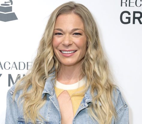 LeAnn Rimes in Bathing Suit Says "Let's Awaken Together"