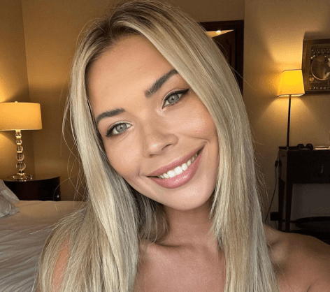 Sandra Kubicka in Bathing Suit is in Her "Natural Environment"