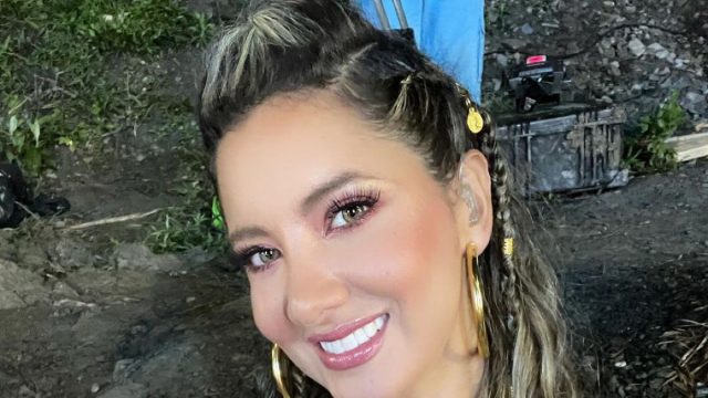 Daniela alvarez crop