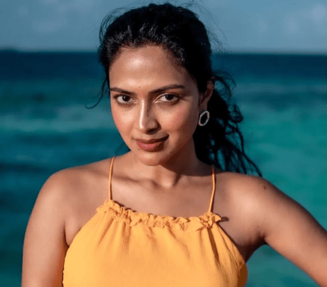 Amala Paul in Bathing Suit Shares "A Slice of Heaven"