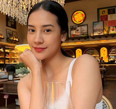 Anya Geraldine in Bathing Suit Says “Girls Just Wanna Have Fun”
