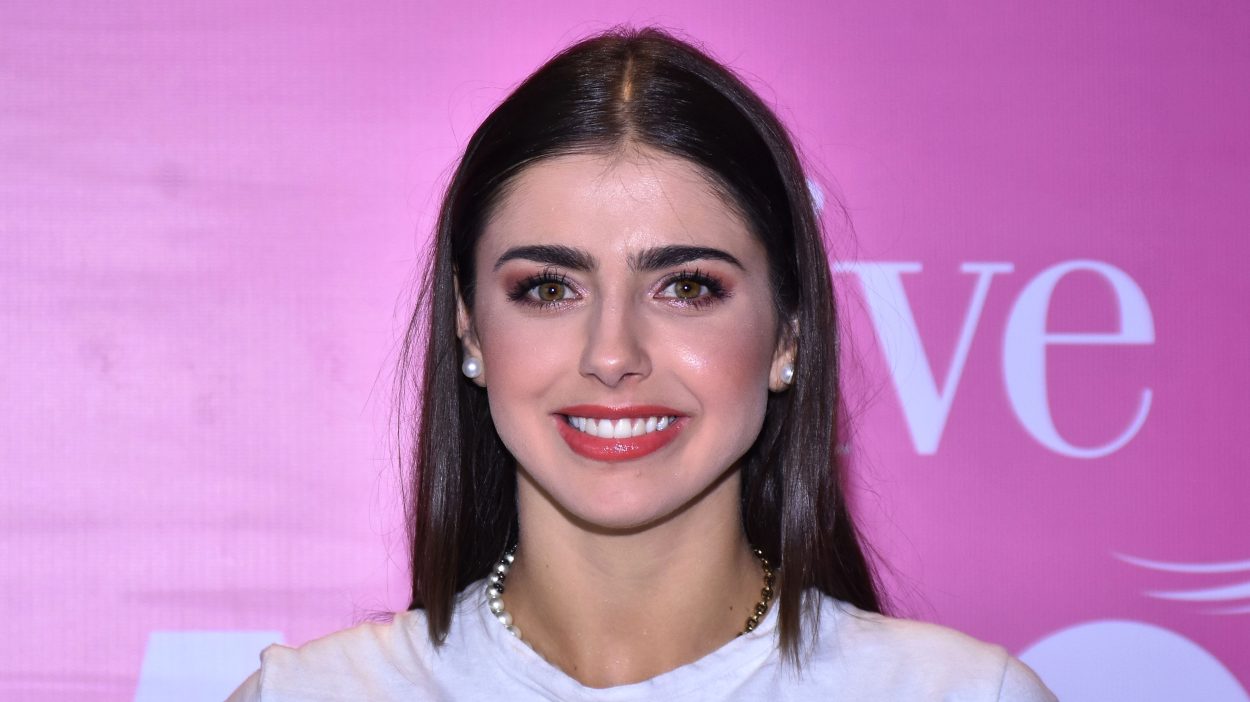 Michelle Renaud in Bathing Suit is "Going to Live This Life"