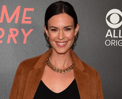 Odette Annable in Bathing Suit Shares “Now and Then”