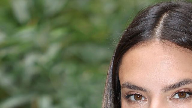 Of Course Alessandra Ambrosio Uses This Makeup Trick—It Seems All