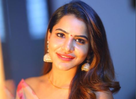 Ashu Reddy in Bathing Suit is on “So Called Vacation”