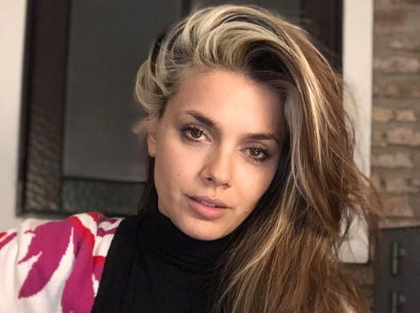 Natalie Pérez in Bathing Suit Says “Thanks to All the People”