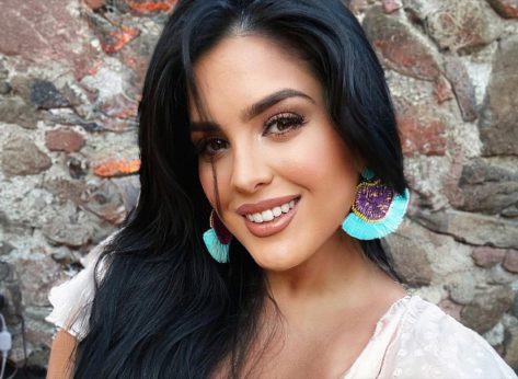 Zelma Cherem in Bathing Suit Says “Don’t Doubt Your Body”