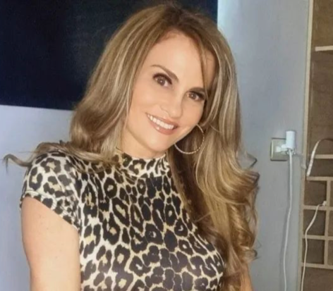 Aura Cristina Geithner in Bathing Suit Says Hello From Guatapé