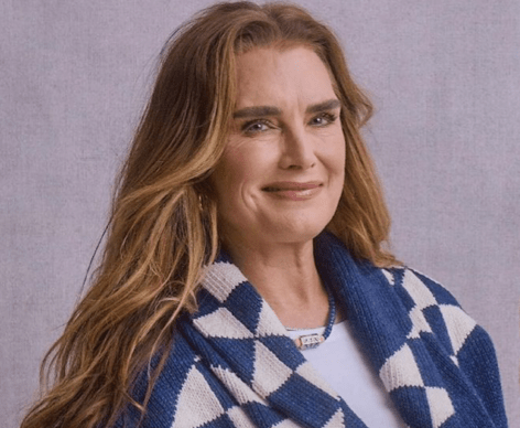Brooke Shields in Bathing Suit Says “That Thanksgiving Tradition Continues”