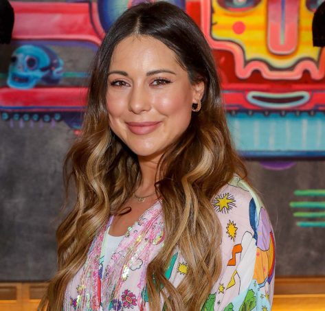 Louise Thompson in Bathing Suit Has "a Quick Sauna"