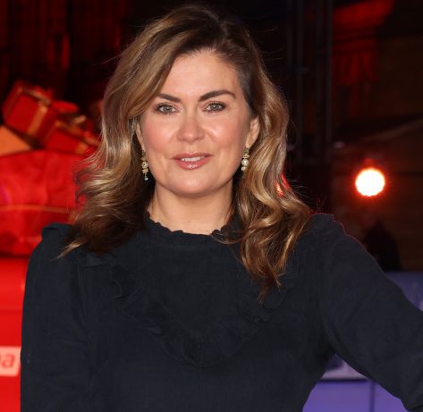 Amanda Lamb in Bathing Suit Goes "Cold Water Swimming"