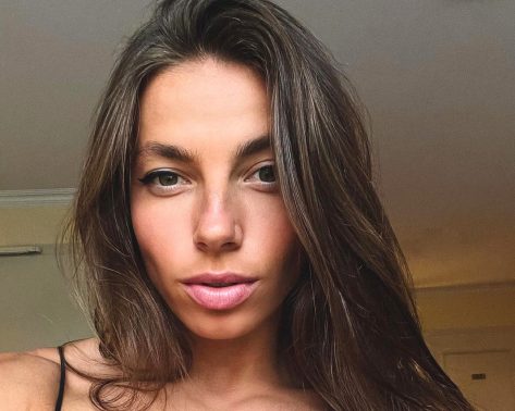 Maryna Bekh-Romanchuk in Bathing Suit Shares “Memories”