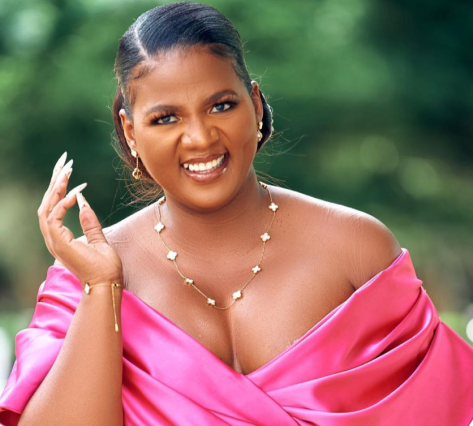 Shauwn Mkhize in Bathing Suit Says “Goodnight”