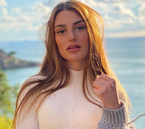 Francesca Pepe in Bathing Suit Says it’s “Time to Leave You”