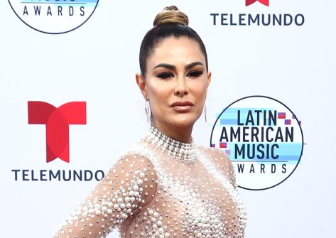 Ninel Conde in Bathing Suit Says “Happy Sunday”