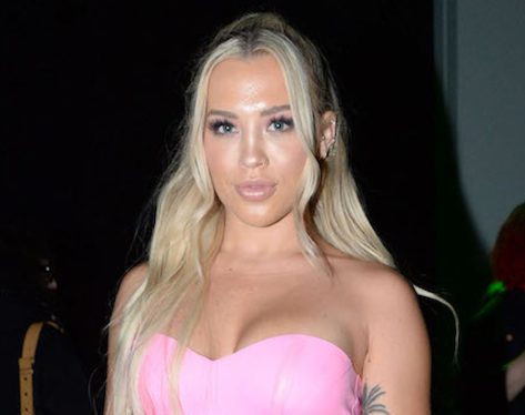Tammy Hembrow in Bathing Suit Has “Funnest Day With the Funnest Humans”