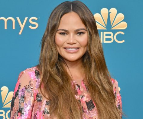 Chrissy Teigen in Bathing Suit Says "Thank U"