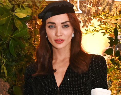Amy Jackson in Bathing Suit Says “Meanwhile on Mars”