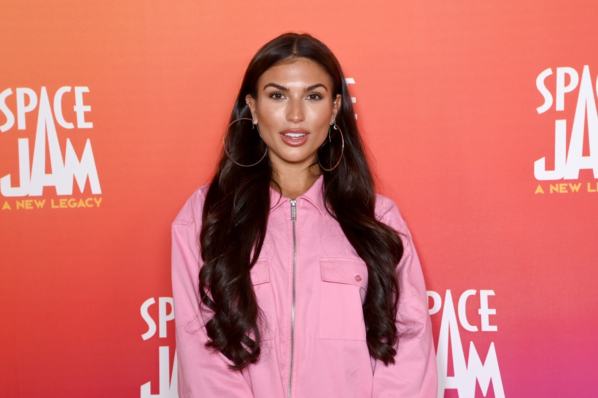 Emily Faye Miller in Bathing Suit Says “It’s Snow Joke Outside” — Celebwell