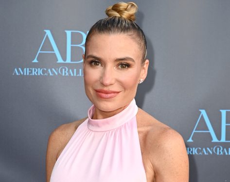 Tracy Anderson in Bathing Suit is "Just Chillin' Over Here on a Sunday Thinking About Anger"