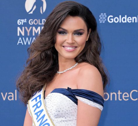 Diane Leyre in Bathing Suit Savors “Golden Hour”