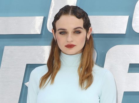 Joey King in Bathing Suit Says “It’s 4 Degrees Where I Am”