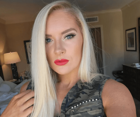 Lacey Evans in Bathing Suit is “America’s” Sweetheart