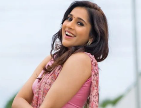 Rashmi Gautam in Bathing Suit Has Her “First International Trip Since 2020”