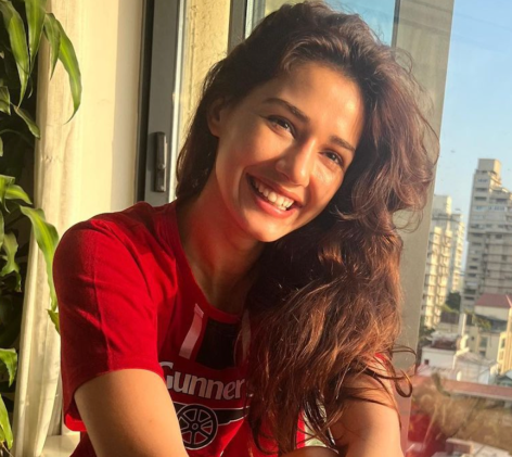 Disha Patani in Bathing Suit Posts “Random” Pic From the Beach