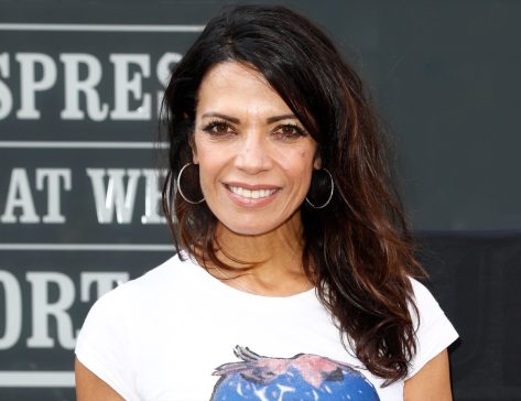 Jenny Powell in Bathing Suit Says “There are No Rules”