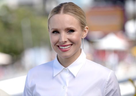 Kristen Bell in Bathing Suit Goes "Cold Plunging"