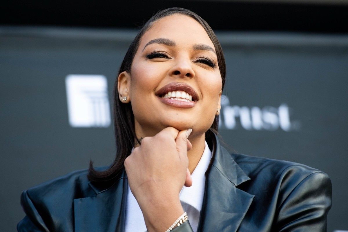 Liz Cambage in Bathing Suit Shared a Special Selfie — Celebwell