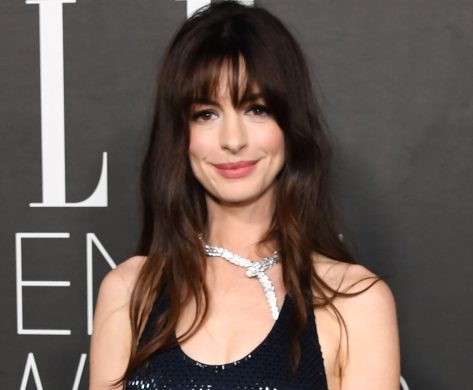 Anne Hathaway in Bathing Suit Top Says "Happy New Year"