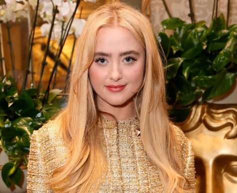 Kathryn Newton in Bathing Suit is “Not Sure This Really Happened”