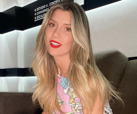 Laurita Fernández in Bathing Suit Says “Everything Came Naturally”