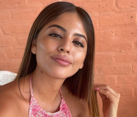 Evelin Villegas in Bathing Suit is "Amazing"