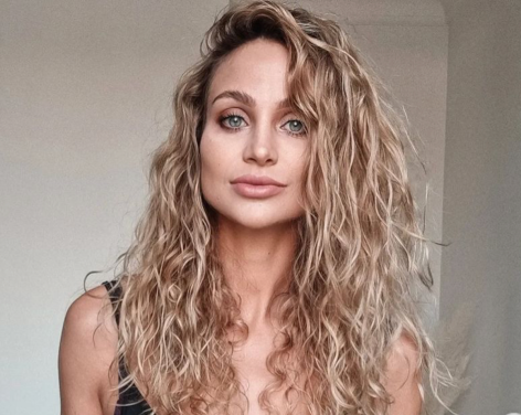 Hanna Żudziewicz in Bathing Suit “Wanted to Show Off”