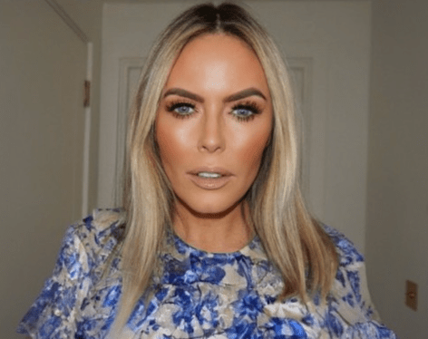 Patsy Kensit in Bathing Suit is “Off to Swim”