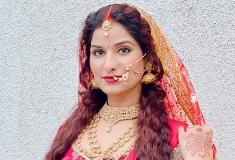 Poonam Dubey in Bathing Suit Says “My Life, My Rules”