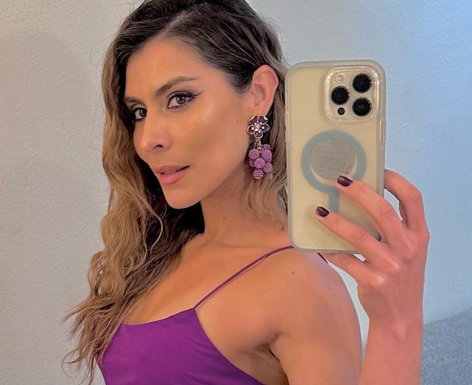 María León in Bathing Suit Say “Have a Nice One”