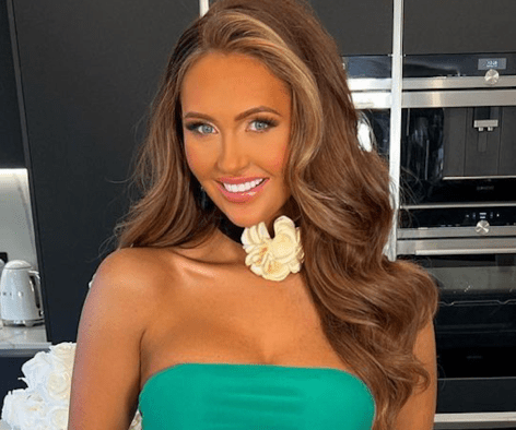 Reality Star Charlotte Dawson In Swimsuit Shares “Fun Weekend Away”