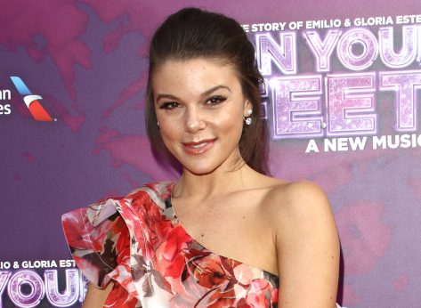 Faye Brookes in Bathing Suit is “So Pretty”
