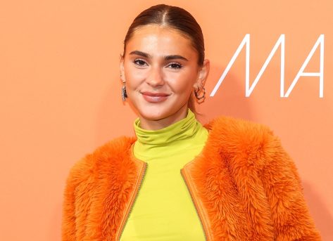 Stefanie Giesinger in Bathing Suit Shares Special Selfies