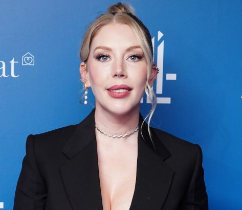 Katherine Ryan in Bathing Suit Shares a Beach Selfie