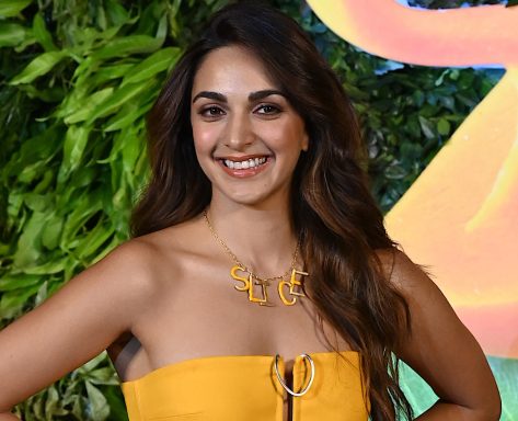 Kiara Advani in Bathing Suit Says “Beach Please”
